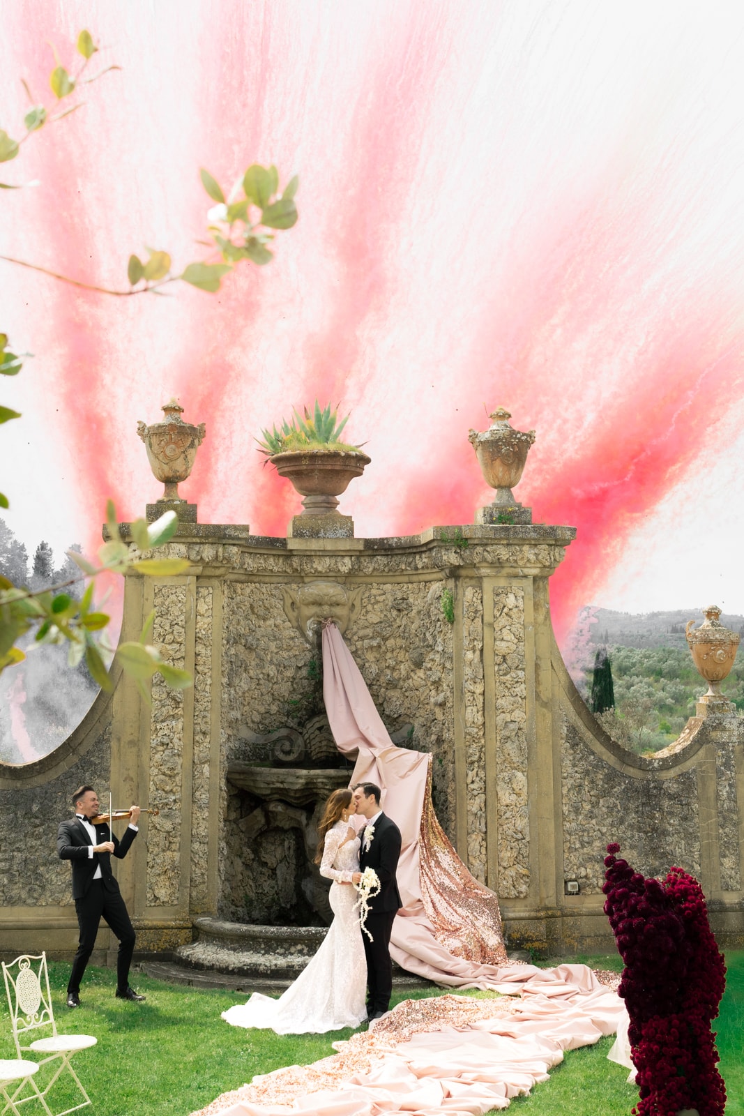 Wedding photography Villa Medicea di Lilliano Tuscany, documentary destination wedding Italy