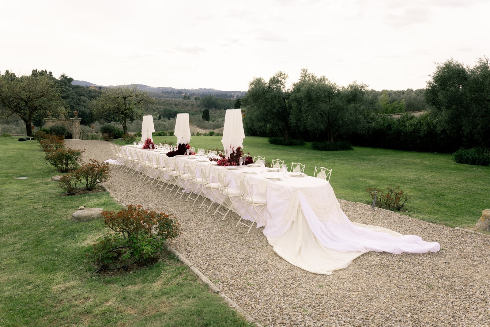 Wedding photography Villa Medicea di Lilliano Tuscany, documentary destination wedding Italy