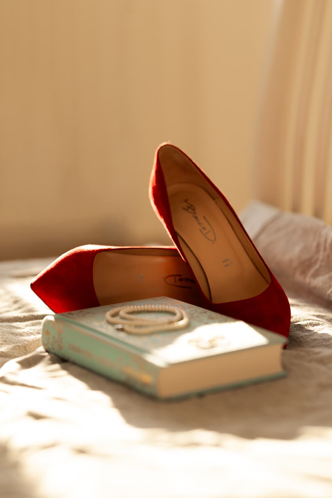 Behind the scenes - capturing authentic moments